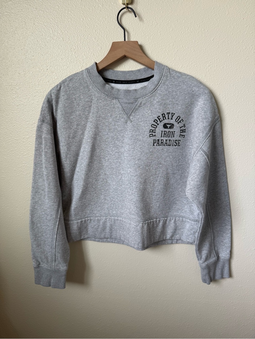 Under Armour Iron Paradise Gray Cropped Sweatshirt
